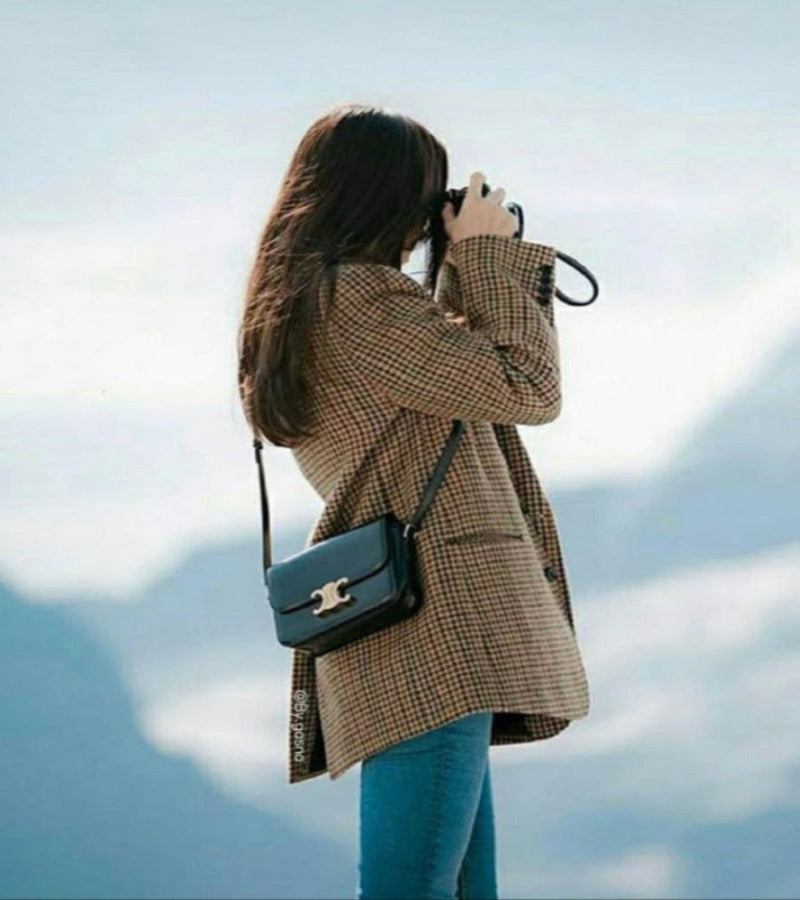 Look Pousando no Amor – Blazer Xadrez + Camisa Social + Calça Jeans