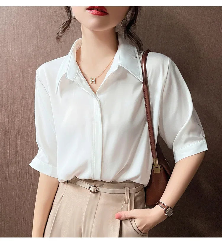 Camisa branca de manga curta estilo solto, lapela design versátil