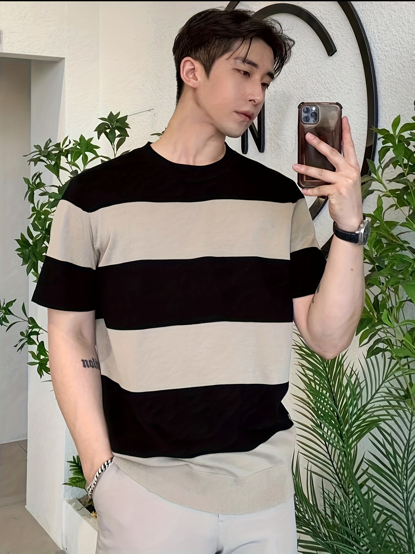 Camisa masculina de manga curta, leve, listrada e com blocos de cores