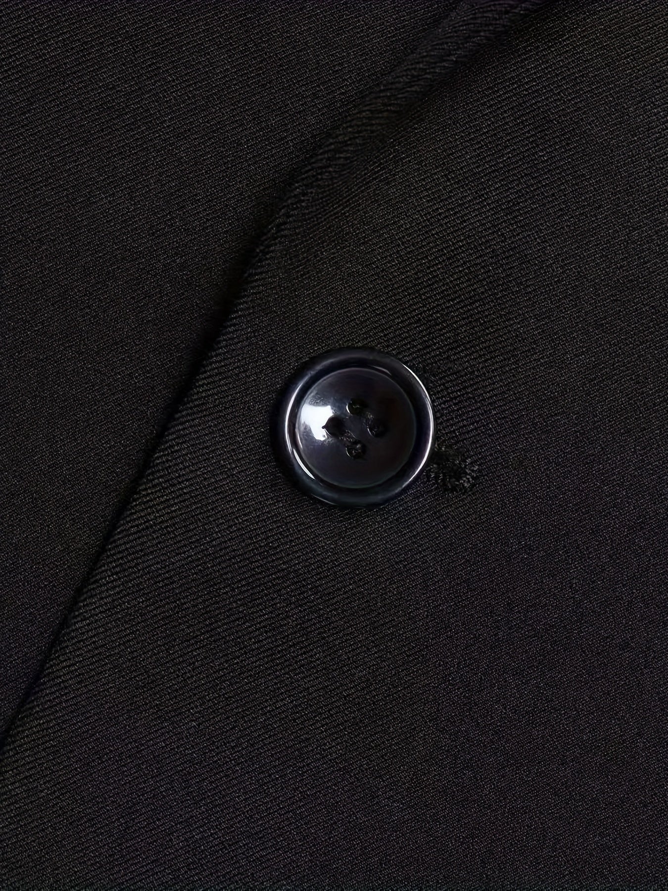 Blazer masculino leve, abotoamento, corte casual, preto, com gola entalhada