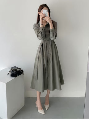 Vestido midi elegante, vestido de poliéster com lapela e gola justa e cinto para primavera