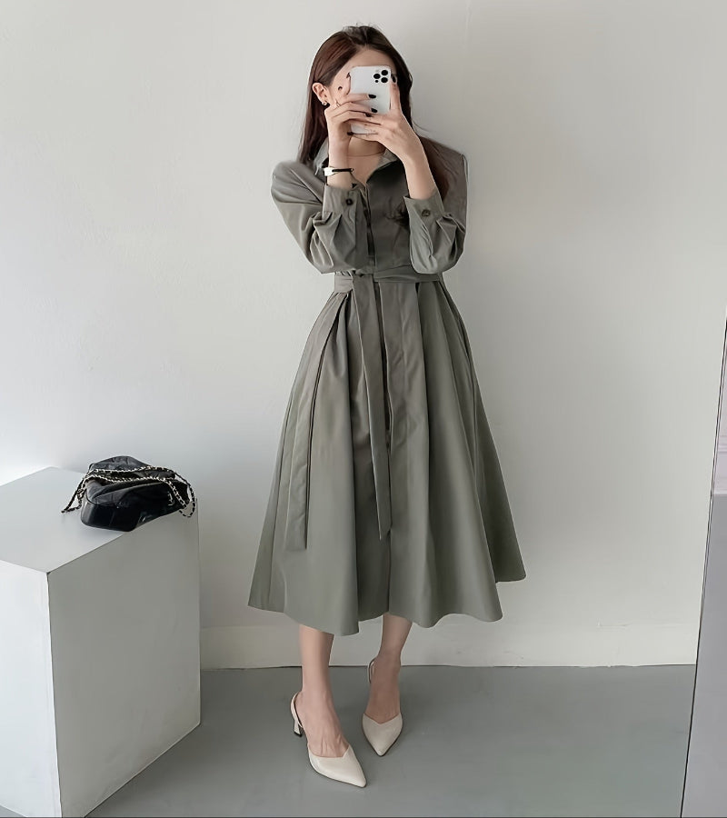 Look Elegância Atemporal – Vestido Midi com Cinto e Gola de Lapela