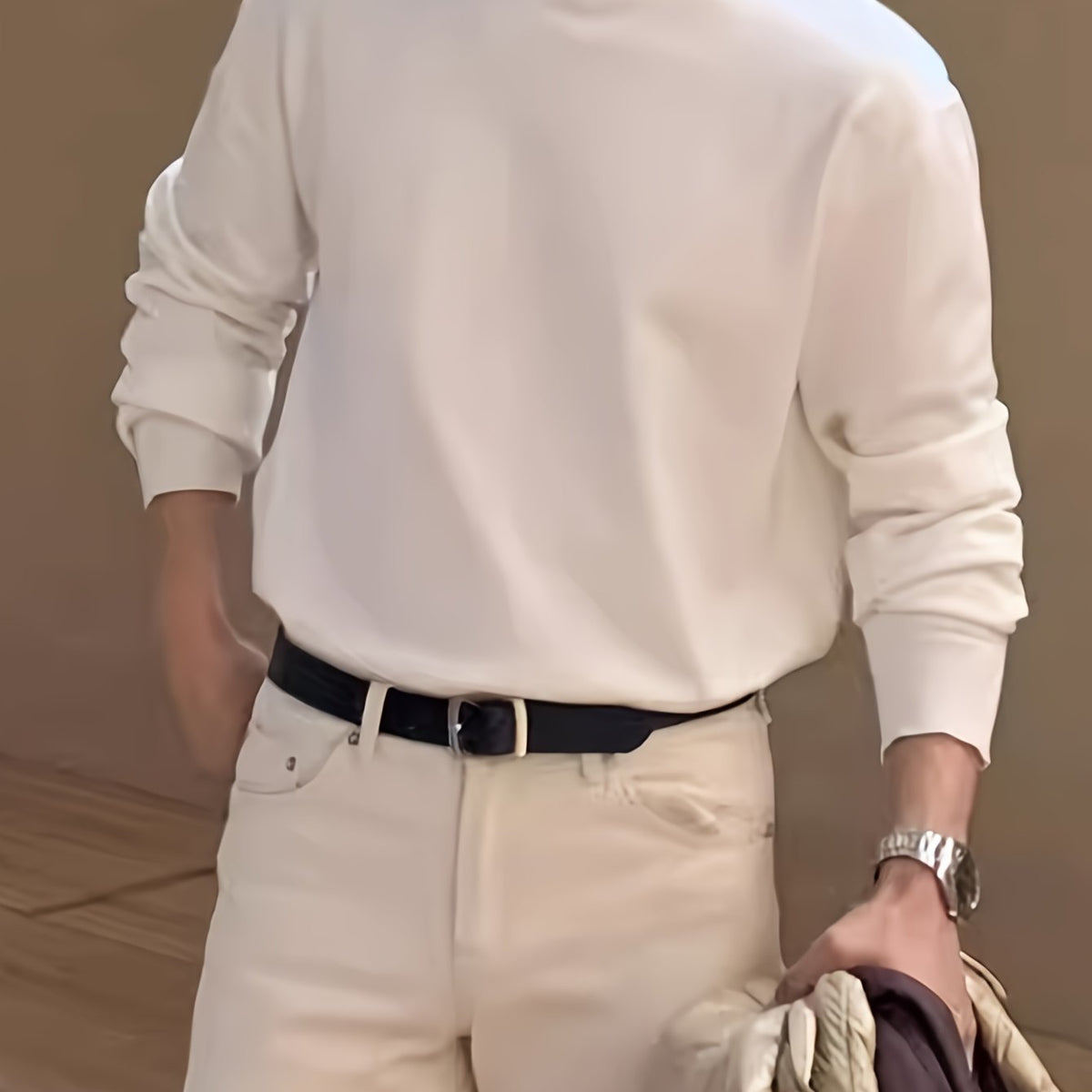 Suéter masculino de malha com gola alta