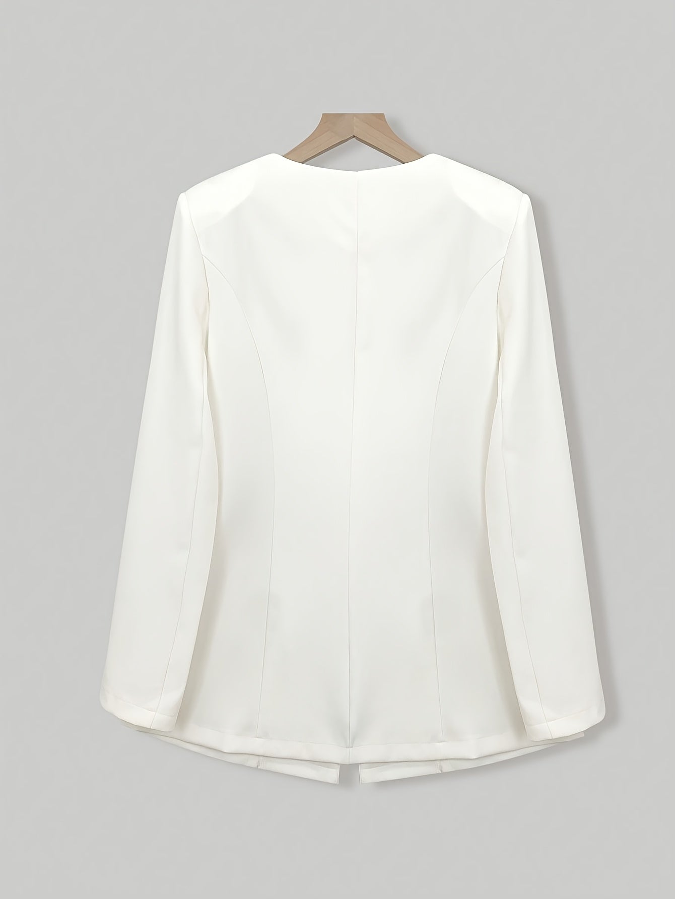 Blazer elegante  de abotoamento com botões dourados - corte justo
