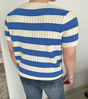 Camisa Casual Listrada com Gola Redonda e Manga Curta