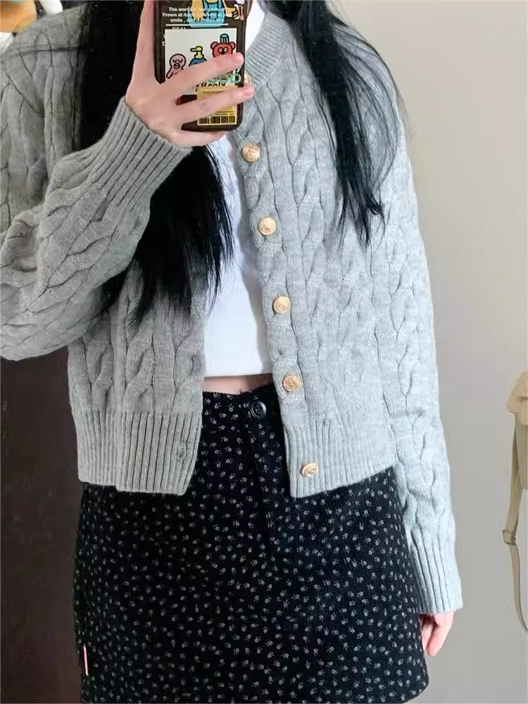 Cardigan Vintage Feminino Tricotado com Botões - Look Elegância de Outono