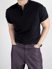 Camisa masculina com decote em V Ultra-Dry