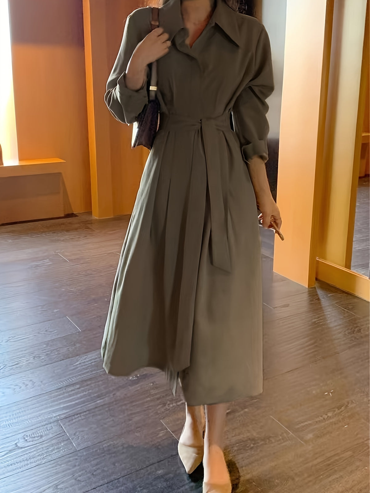 Vestido midi elegante, vestido de poliéster com lapela e gola justa e cinto para primavera