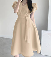 Vestido Elegante com Decote em V e Linha A