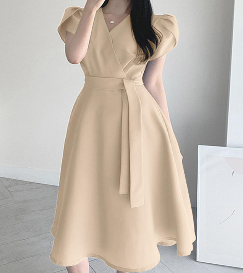 Vestido Elegante com Decote em V e Linha A