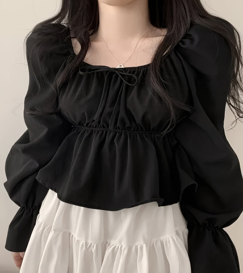 Camisa Solta de Ombro Caído com Cintura Marcada e Mangas Sino com Babados – Sofisticação e Leveza no Estilo Coreano