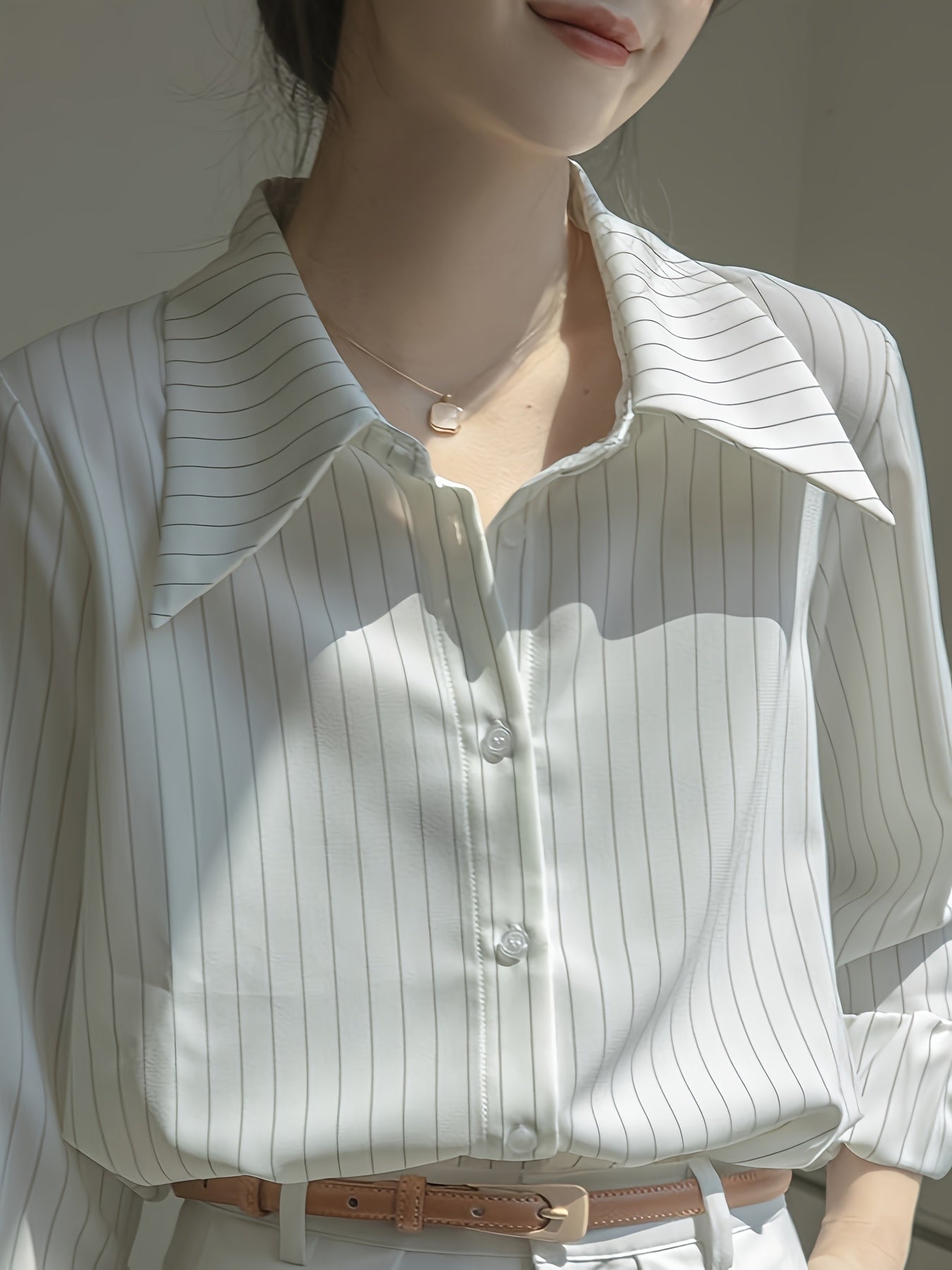 Camisa de manga comprida listrada, gola de lapela