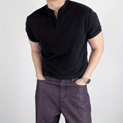 Camisa masculina com decote em V Ultra-Dry