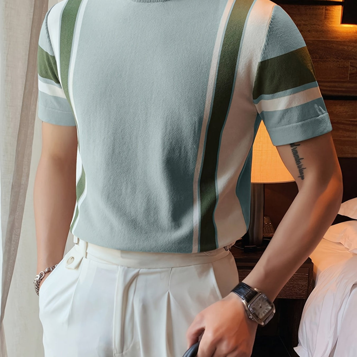 Camiseta casual listrada masculina com gola redonda