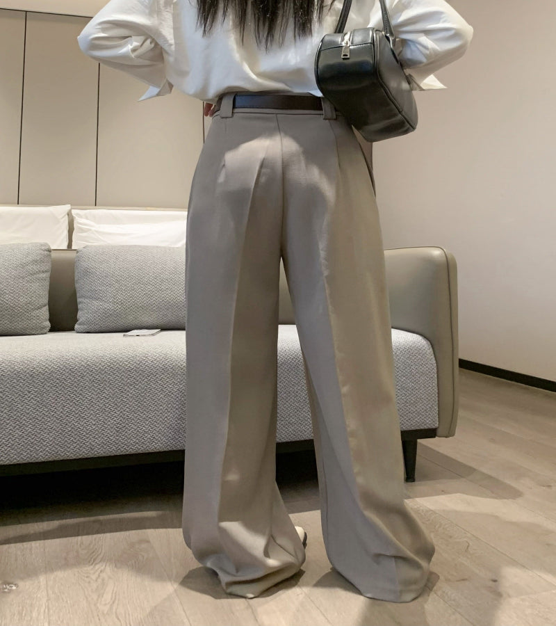 CALÇA CINTURA ALTA COM RECORTE EVASÊ - LOOK “LINHA REFINADA"