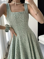 Vestido Elegante de Poliéster com Gola Quadrada