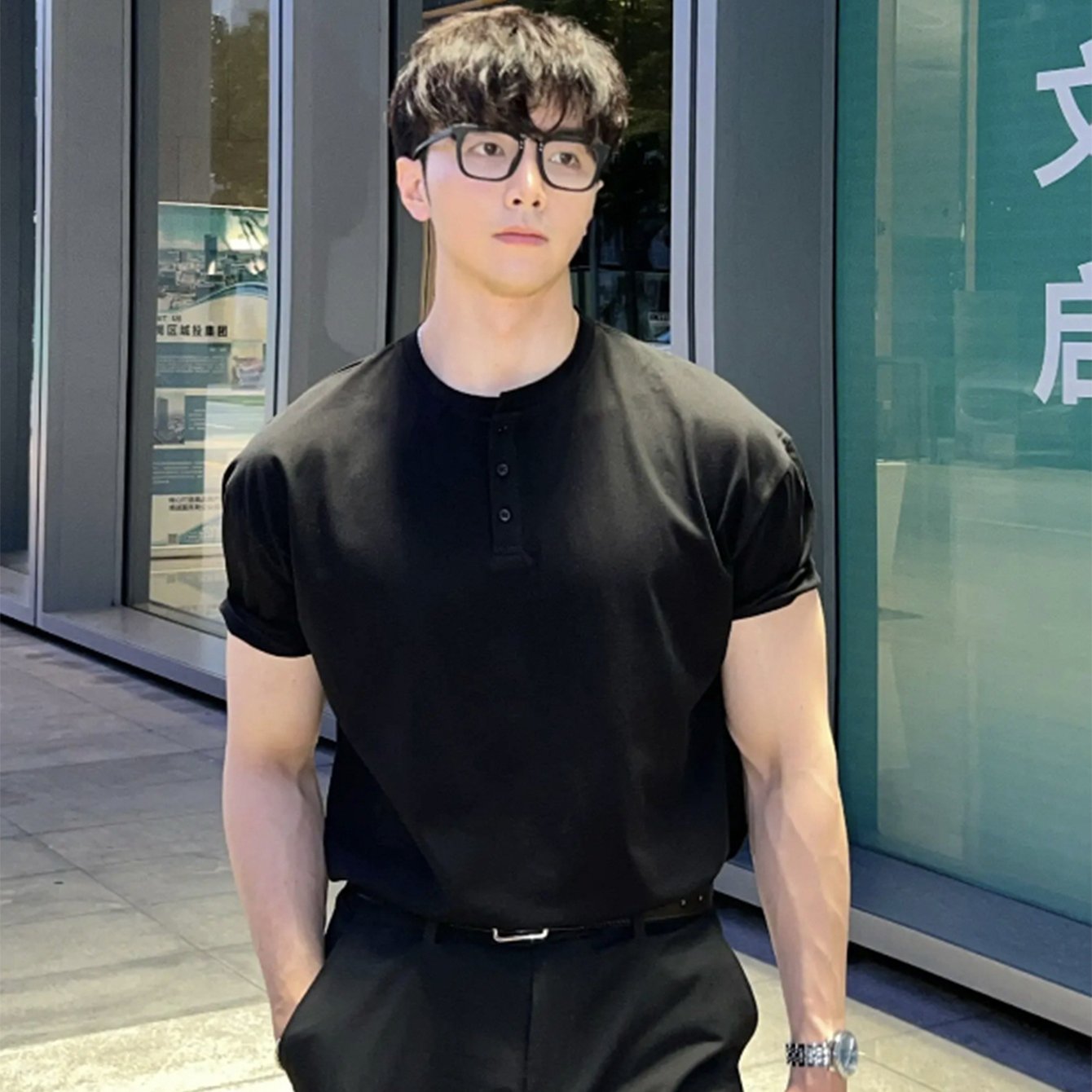 Camisa masculina clássica Henley de manga curta