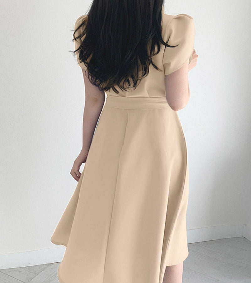 Vestido Elegante com Decote em V e Linha A