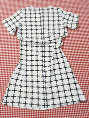 Vestido longo de malha justo com manga curta e estampa xadrez