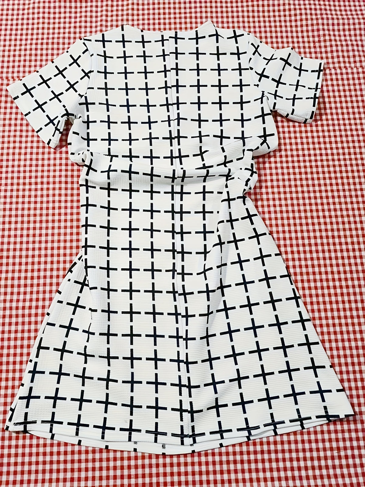 Vestido longo de malha justo com manga curta e estampa xadrez