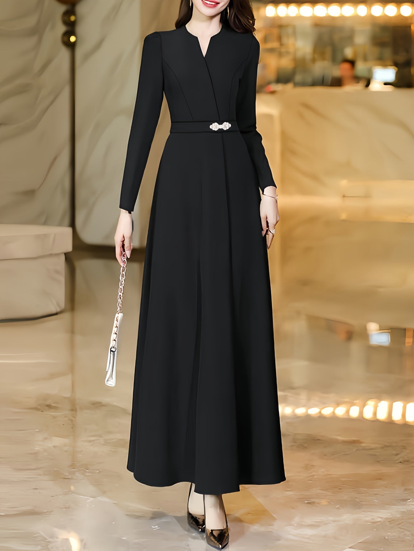 Vestido de manga comprida com decote em V, corte slim, cintura justa