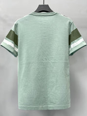 Camisa casual listrada masculina com gola redonda