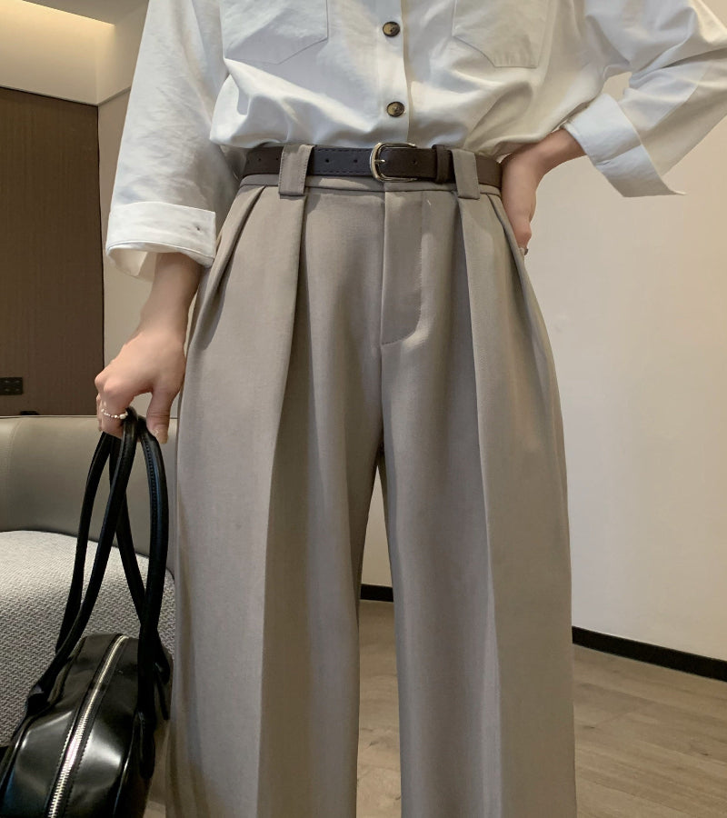 CALÇA CINTURA ALTA COM RECORTE EVASÊ - LOOK “LINHA REFINADA"