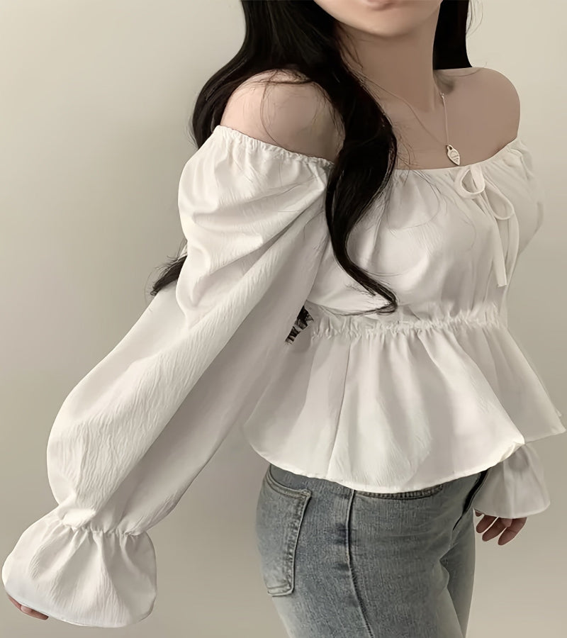 Camisa Solta de Ombro Caído com Cintura Marcada e Mangas Sino com Babados – Sofisticação e Leveza no Estilo Coreano