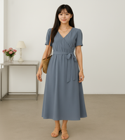 Vestido Elegante com Decote em V e Linha A