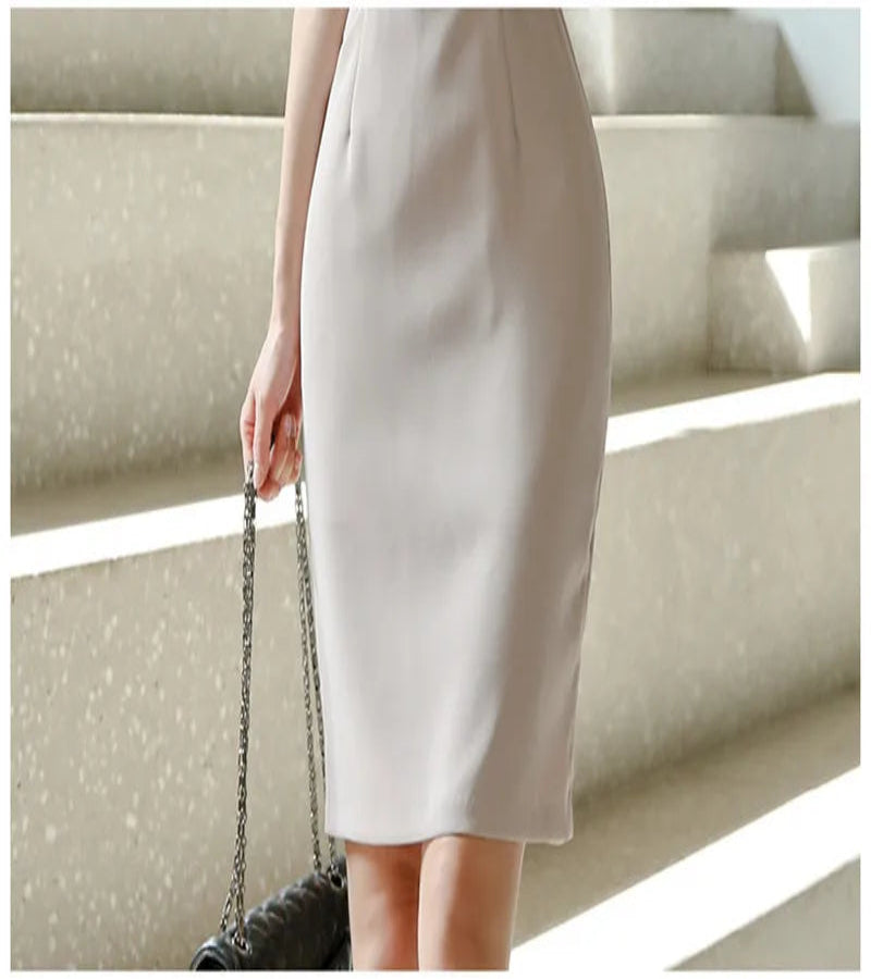 Vestido Feminino Bainha Sem Mangas - Elegância e Sofisticação em um Só Look