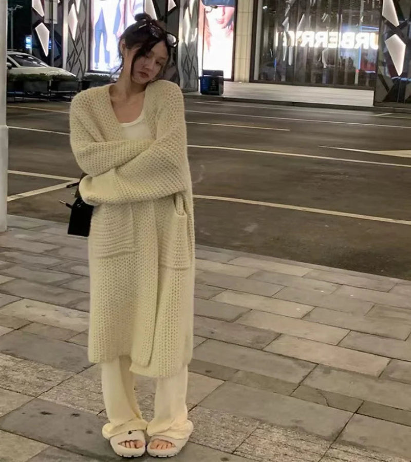 Cardigã Longo em Malha com Bolsos