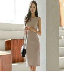 Vestido Feminino Bainha Sem Mangas - Elegância e Sofisticação em um Só Look