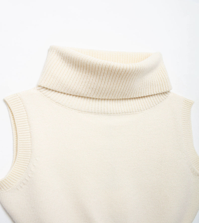 Look Garota Forte Bong-soon – Colete Curto Tricotado com Gola Alta