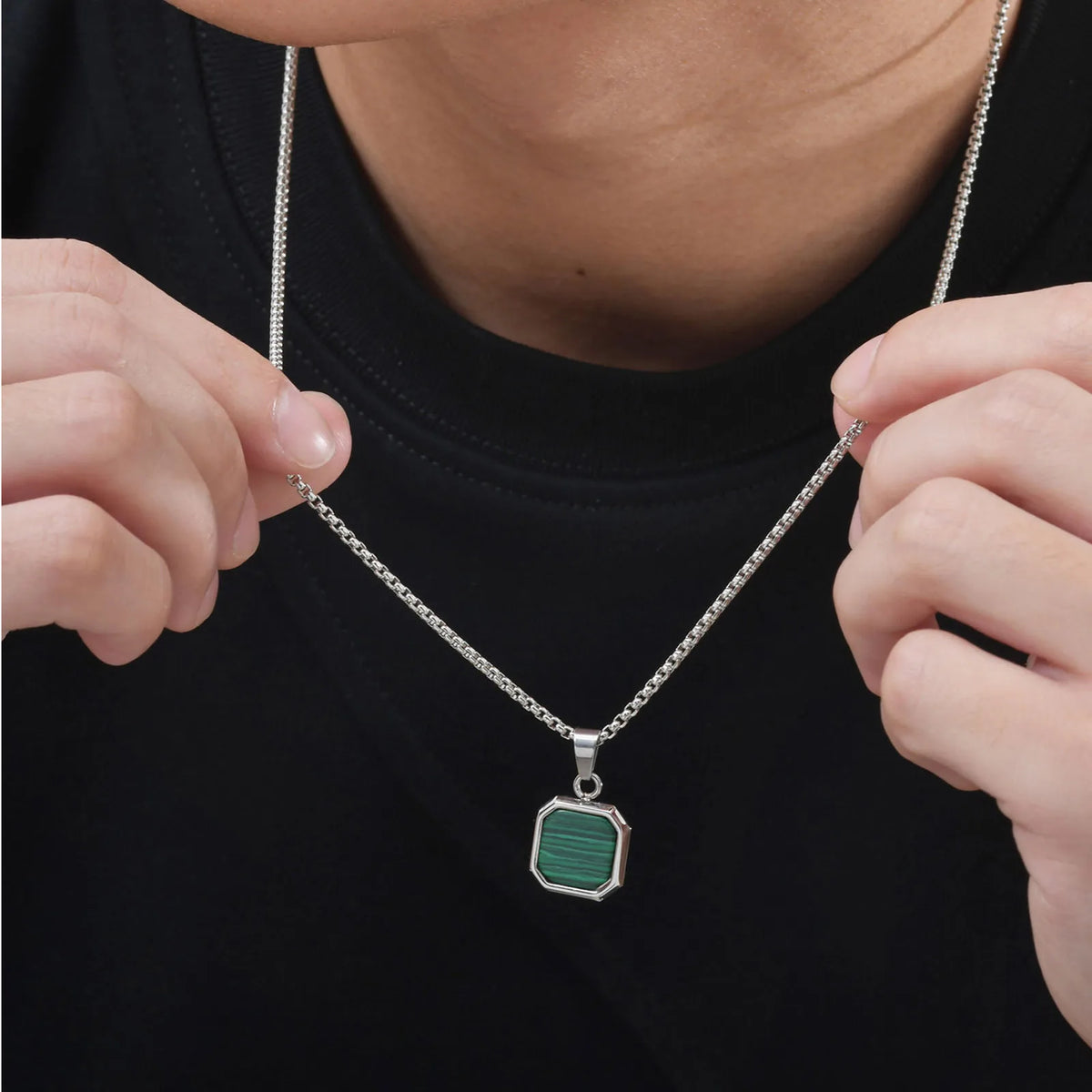 Colar com pingente verde de aço inoxidável