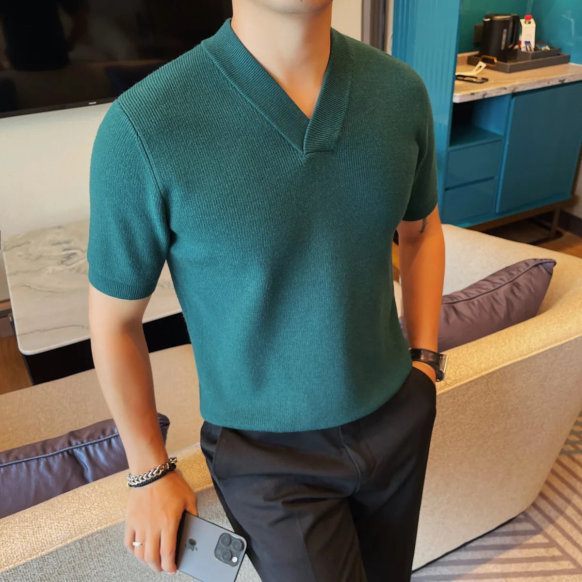 Suéter Masculino Grosso com Decote em V, Manga Curta, Cor Sólida, Tricô Casual Slim Fit, Versátil, 4XL - Coleção 2026