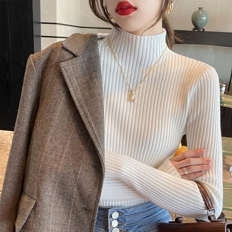 SUÉTER DE INVERNO COM GOLA FALSA - LOOK “ENTRE ESTAÇÕES”