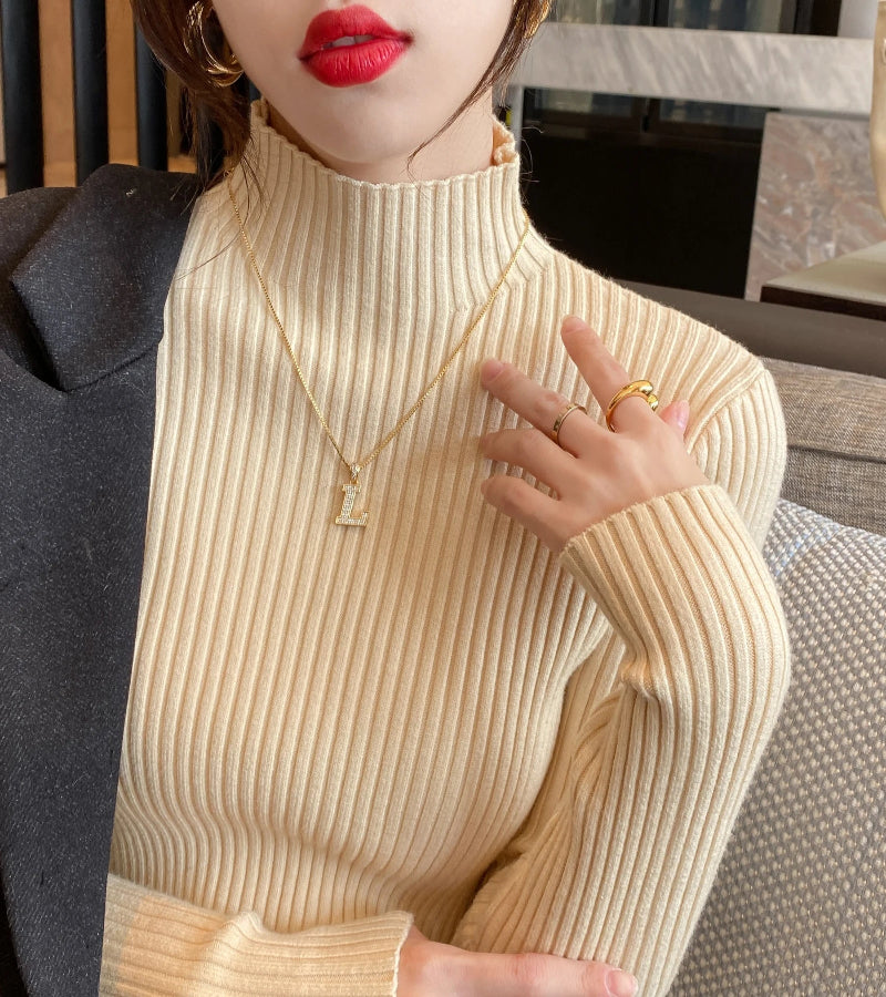 SUÉTER DE INVERNO COM GOLA FALSA - LOOK “ENTRE ESTAÇÕES”
