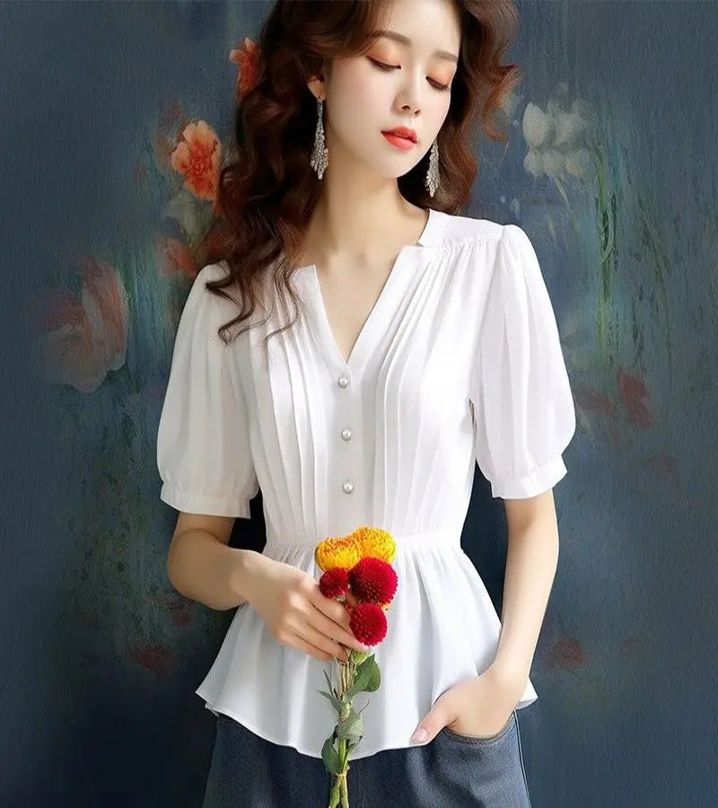 Camisa justa com mangas curtas e design exclusivo