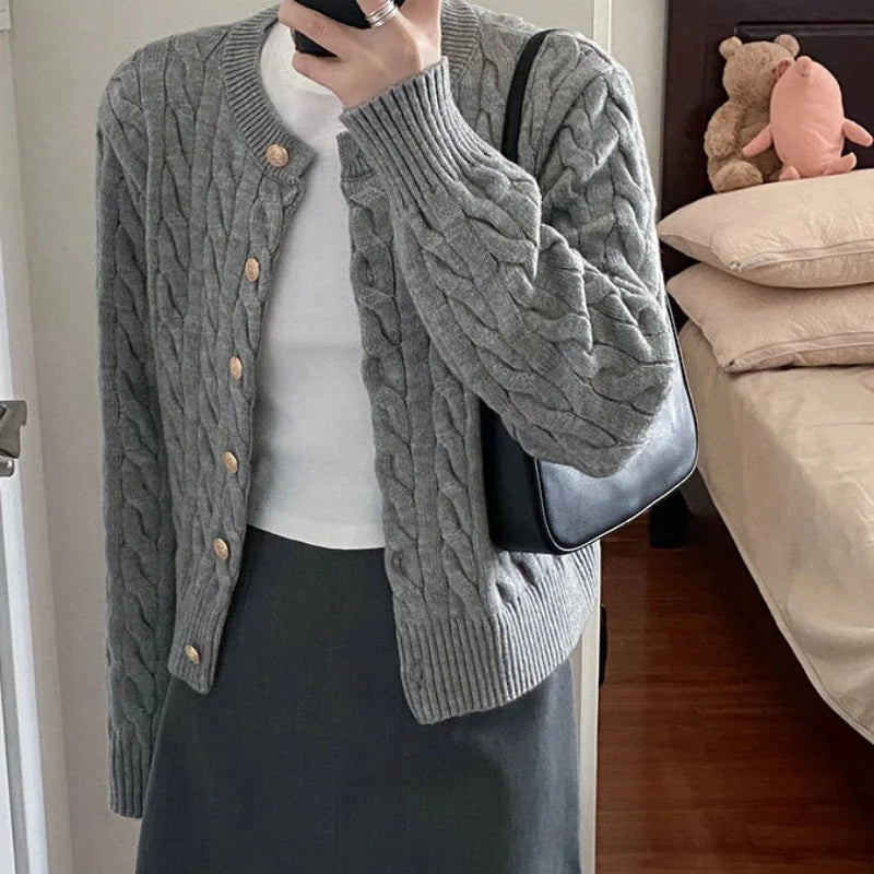 Cardigan Vintage Feminino Tricotado com Botões - Look Elegância de Outono