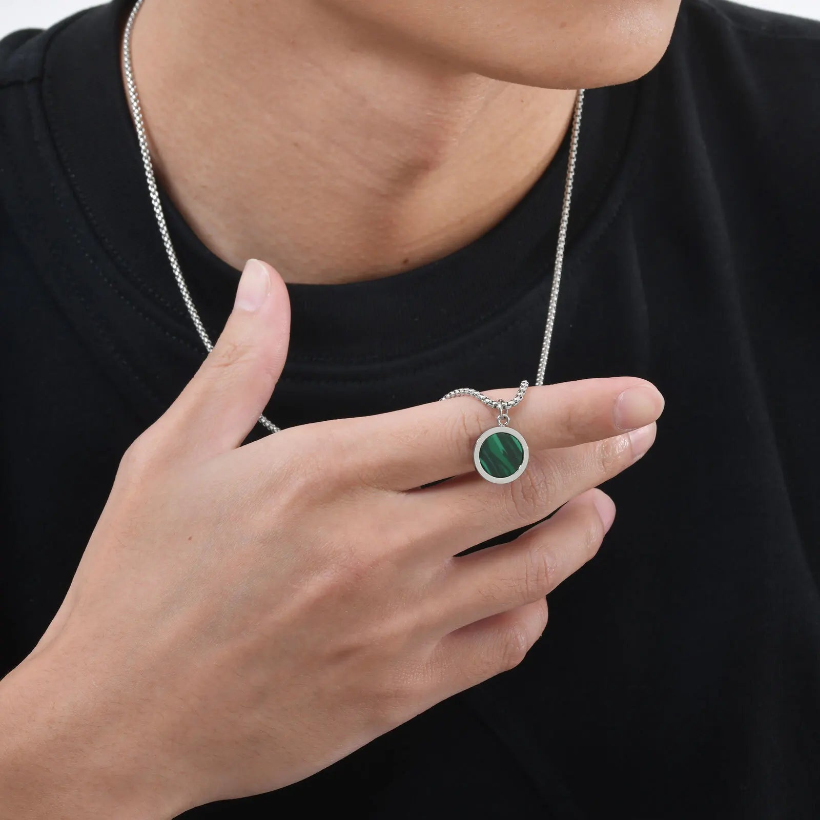 Colar com pingente verde de aço inoxidável