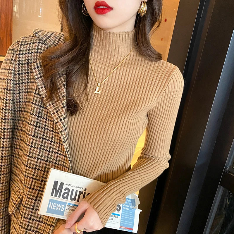 SUÉTER DE INVERNO COM GOLA FALSA - LOOK “ENTRE ESTAÇÕES”
