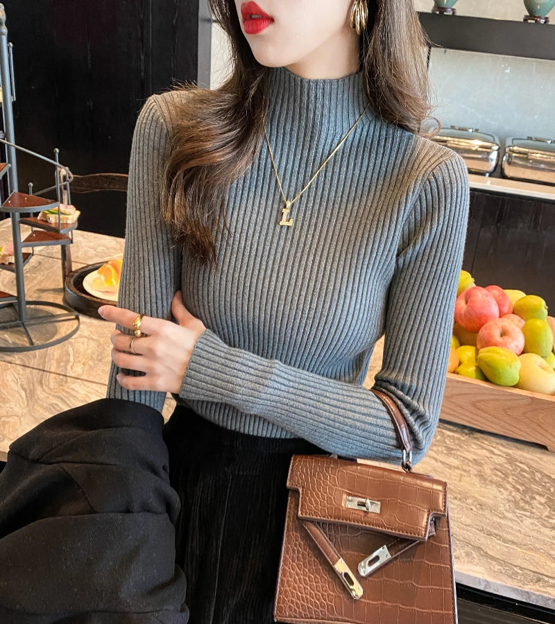 SUÉTER DE INVERNO COM GOLA FALSA - LOOK “ENTRE ESTAÇÕES”