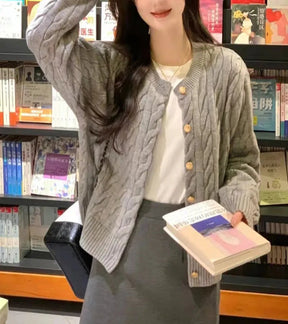 Cardigan Vintage Feminino Tricotado com Botões - Look Elegância de Outono