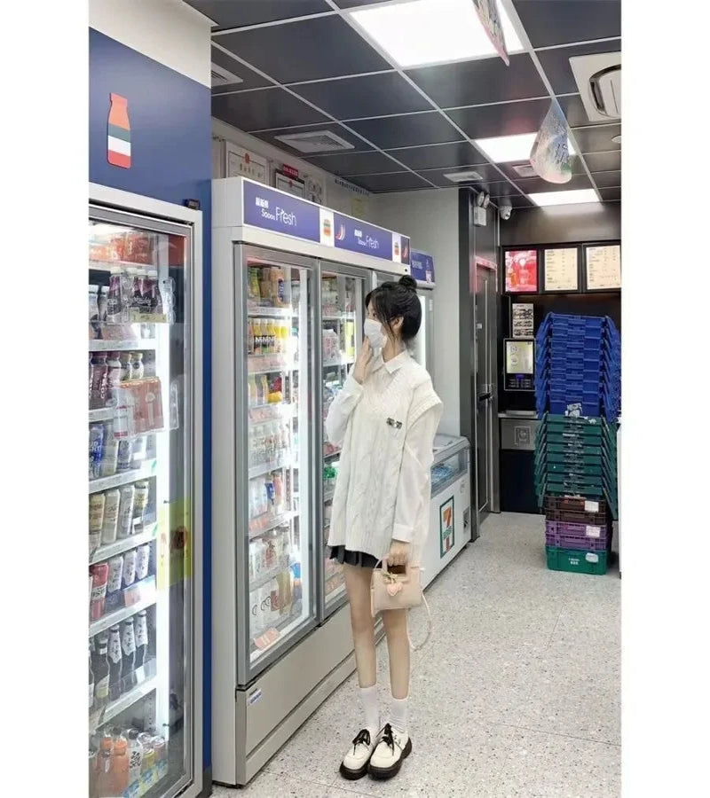 Look Estudante Coreana – Colete de Malha + Moletom Branco Manga Longa (2 peças)