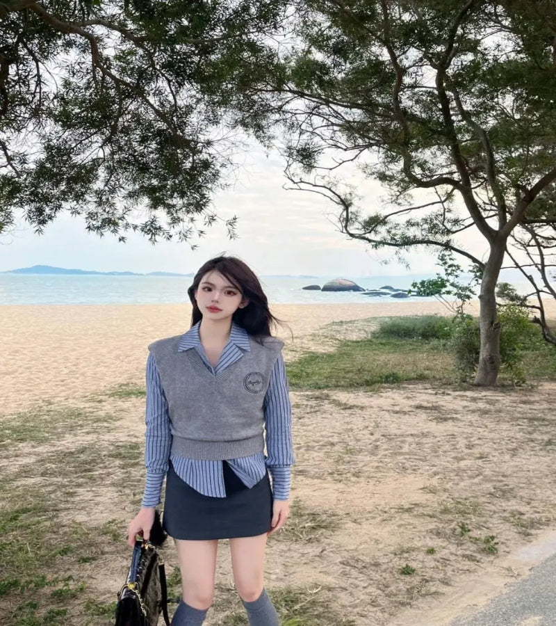 Conjunto Preppy Tricot – Colete + Suéter Feminino Deluxe