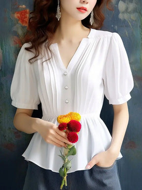 Camisa justa com mangas curtas e design exclusivo