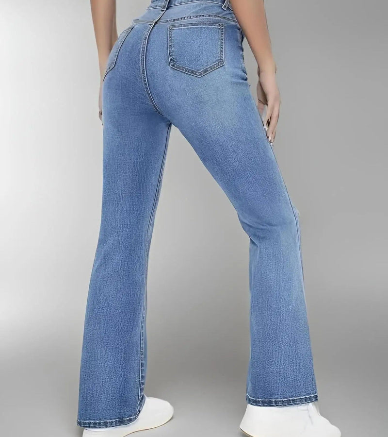 Look Pousando no Amor – Blazer Xadrez + Camisa Social + Calça Jeans