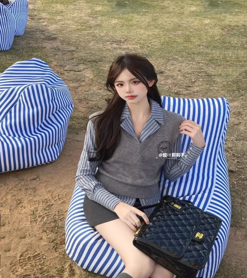 Conjunto Preppy Tricot – Colete + Suéter Feminino Deluxe