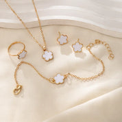Conjunto de Joias Luxo Floral – Colar, Pulseira e Anel Femininos