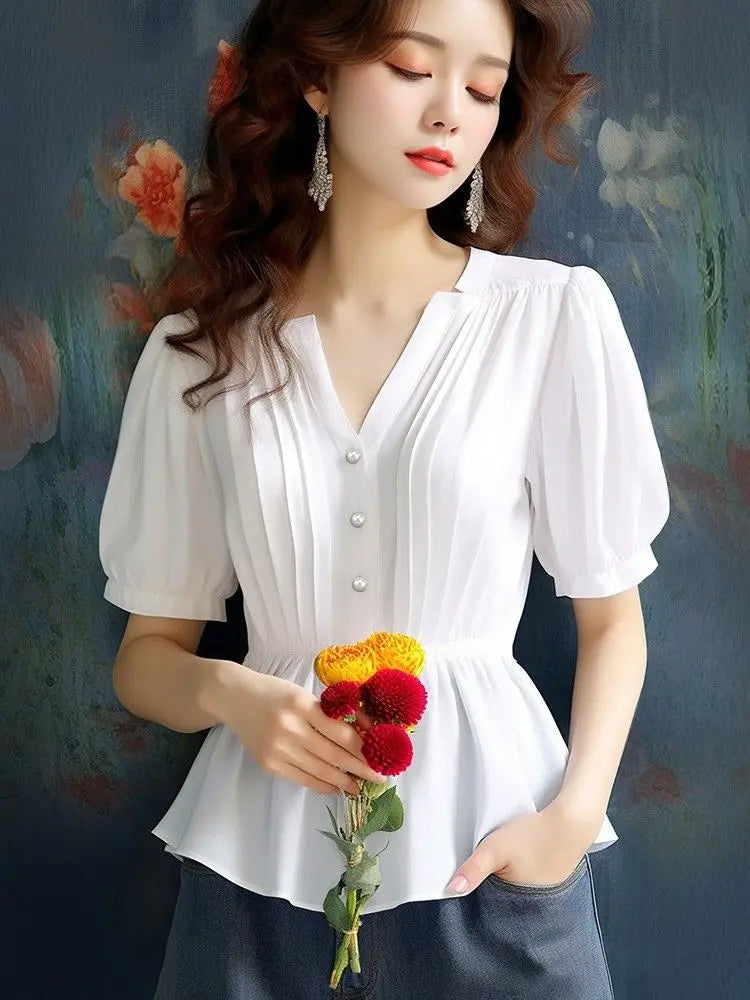 Camisa justa com mangas curtas e design exclusivo